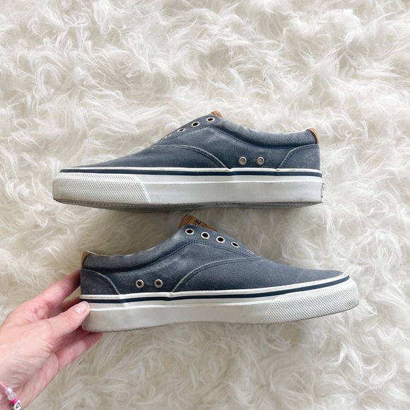 Sperry slip on boat shoe - Picture 5 of 9